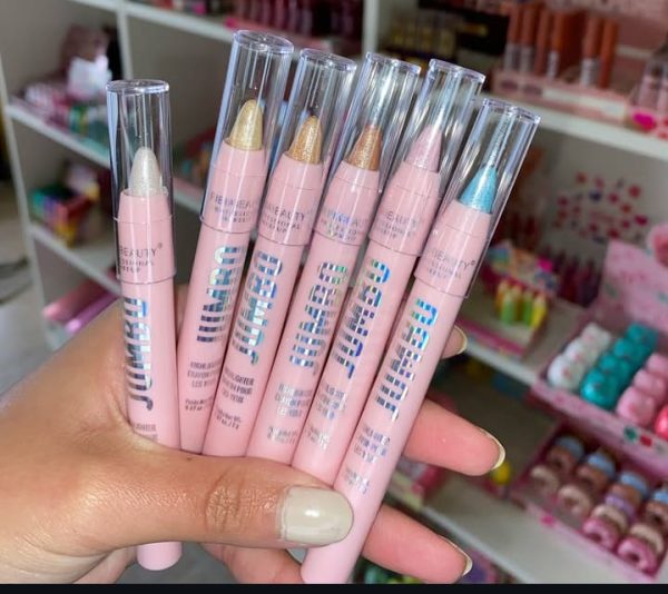 1 Pc Jumbo Multipurpose Crayon – Creamy Highlighter & Eyeshadow Stick – Long-Lasting, Blendable Makeup Crayon