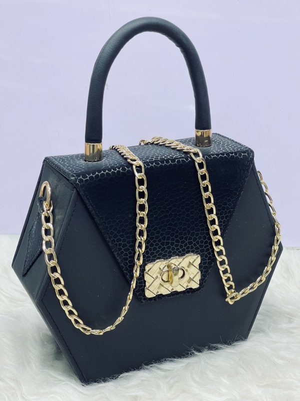 Stylish & Unique Handbag for Women – Elegant Shoulder Bag (1 Piece)