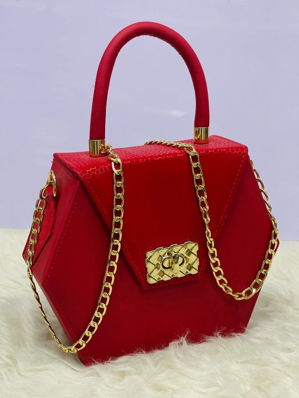 Stylish & Unique Handbag for Women – Elegant Shoulder Bag (1 Piece)