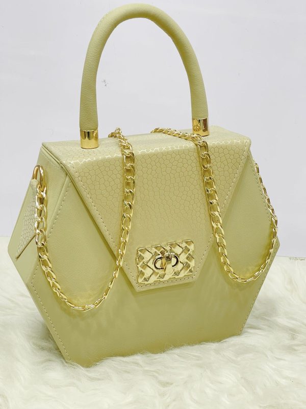 Stylish & Unique Handbag for Women – Elegant Shoulder Bag (1 Piece)